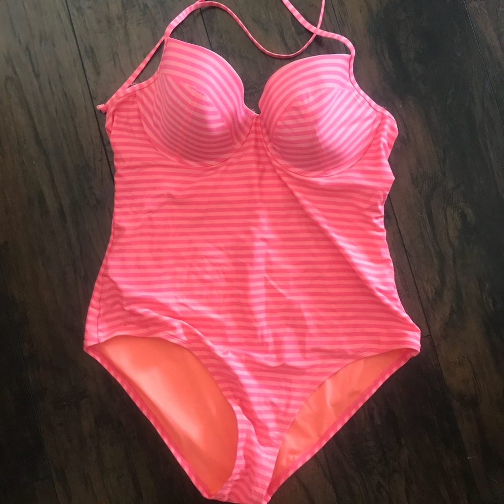 Old Navy One Piece Bathing Suit